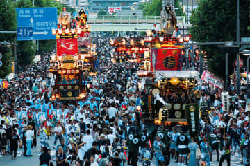 関東一の祇園・熊谷うちわ祭、きょう22日は最終日でフィナーレへ　中心部で2年ぶり巡行祭　山車と屋台、夕方に国道17号へ集合したたき合い