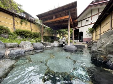 真夏に心地よい「ぬる湯」で湯上りさっぱり　美肌の湯を源泉掛け流し　群馬の隠れた名湯「幡谷温泉 ささの湯」　【コラム：おんせん！　オンセン！　温泉！】