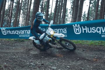 Husqvarna Motorcyclesがライダー支援開始　エンデューロ競技者を無償サポート