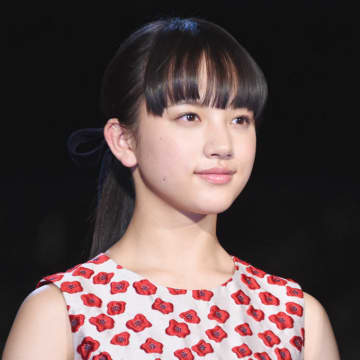 清原果耶、夏ドラマ『初恋DOGs』で“こじらせヒロイン”に挑戦！心の機微を繊細に表現した演技の妙