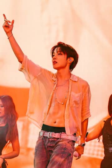 J-HOPE(BTS)、ロラパルーザ・ベルリンでのステージを海外メディアが絶賛「忘れがたい経験」「カルチャーそのもの」