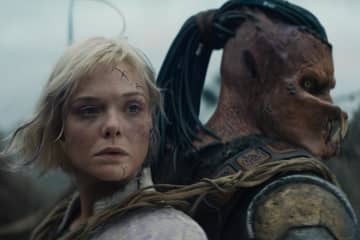 映画『プレデター：バッドランド』プレデターが“主人公”の激闘を描くシリーズ新章、エル・ファニング出演