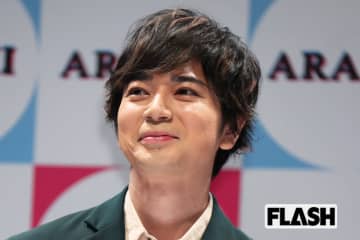 松本潤、“三角関係” 疑惑のセクシー女優が引退発表で広がる動揺…井上真央は “結婚説” 完全否定で注視される「ゴールイン」の行方