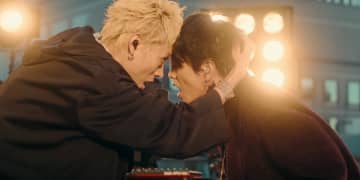 菅田将暉とレイニのユニット・OVER CHROMEの姿が　Netflix『グラスハート』新場面写真公開