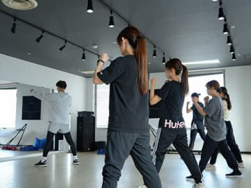 岡山・倉敷駅から徒歩2分、現役プロキックボクサーによる女性限定のボクササイズクラス
