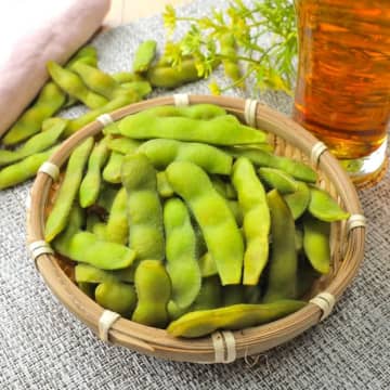 【枝豆、まだ水でゆでてるの？】香ばしくて「こっちのがウマいじゃん」！枝豆が居酒屋の味になる裏技レシピ