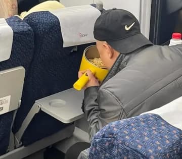 高速鉄道の車内飲食マナー、ドリアンはNG、カップ麺は？