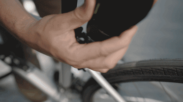着脱10秒！ いつもの自転車を電動アシスト自転車に変える後付けキット「Kamingo」