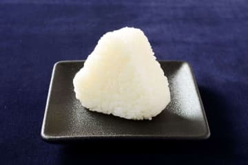 ローソンが「備蓄米おにぎり」を１０８円で発売、塩＆だしの２品