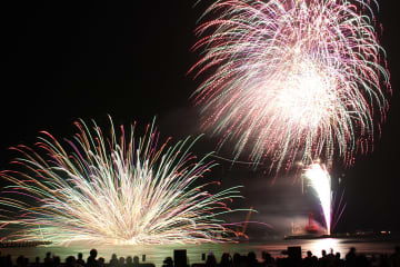 花火3000発とドローン500機が夜空彩る！和歌山港まつり7/26開催