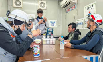 待ったなし！職場の熱中症対策　デバイスで見守り、かき氷で「体内から冷やす」