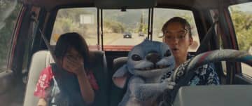 「何度見ても号泣」「スティッチ飼いたい」大ヒット『リロ＆スティッチ』“2025年初”実写映画・全世界興行収入10億ドル突破！