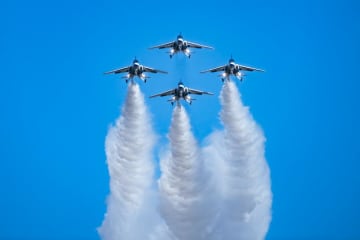 カメラ＆レンズ半額レンタルクーポン付き！ ブルーインパルスをカッコよく撮るためのワークショップ開催