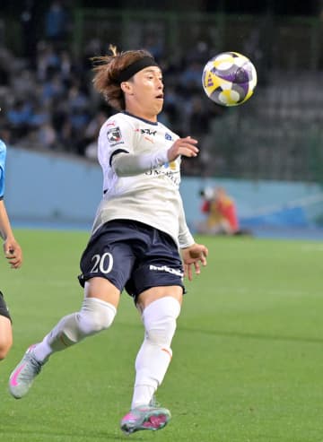 【横浜FC】MF村田透馬、右ふくらはぎの肉離れで全治3カ月　5日の横浜M戦前に負傷