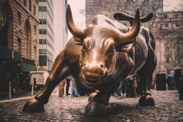 バランス型が首位の足利銀行、米国株復調で株式アクティファンドもランキング上位に！