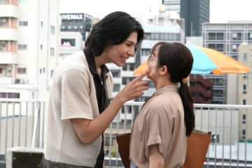 『愛の、がっこう。』“カヲル”ラウール、“愛実”木村文乃をハグ「胸が苦しい」「ドキドキ」と反響