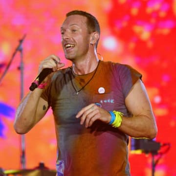 コールドプレイ、ナッシュビル公演でオジー・オズボーンを追悼