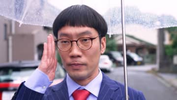 男性ブランコ演じる“日本一おせっかい”な不動産屋が日常のトラブル解決に挑む！マンションの宅配ボックスが常に満杯…思いもよらぬ、その原因とは