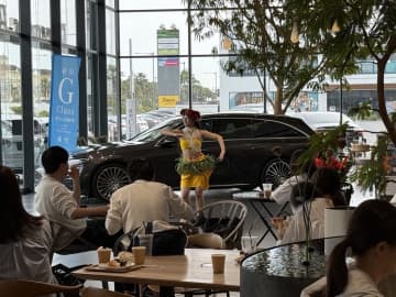 【今週末開催！】ハワイ気分をおすそわけ！LAUMELIAで本格フラダンスショーに癒される夏時間。南国ムードをたっぷり楽しんで♪