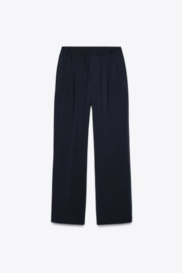 【ZARAセール】81%オフまで！？ お値下げ中の「優秀パンツ」が見逃せない