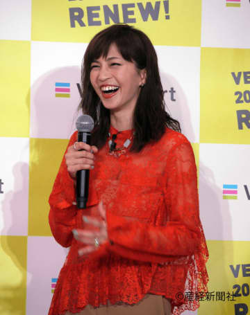 水着姿が眩しい！安田美沙子、家族時間に垣間見えた“大人の余裕”