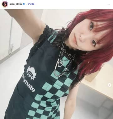 「似合いすぎて二度見した」LiSA、まさかの“炭治郎エプロン”姿でアニメイトに降臨。その“神対応”にファン熱狂