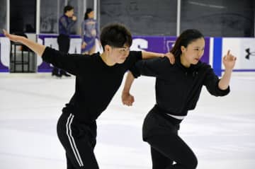 カナダ拠点に「五輪枠を」　アイスダンス吉田、森田組