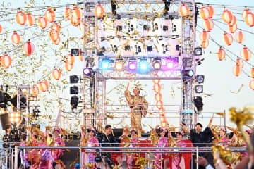 大阪・関西万博で「マツケンサンバII」披露、大阪ウィーク開幕