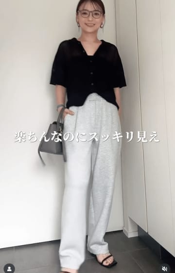 部屋着見えしない「スウェットパンツ」。【GU】の新作はとにかくシルエットがきれいです【40代の毎日コーデ】