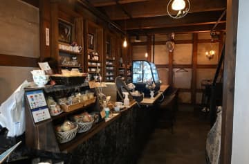 【大阪・梅田】“蔵カフェ”の「ルミステール お初天神店」が話題！アンティークな隠れ家空間で非日常とお姫様気分を味わおう♡