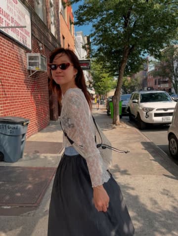 女優コン・ヒョジン、夫ケビン・オーと米ニューヨーク新婚の日常…シースルールックでも「本当に暑い」