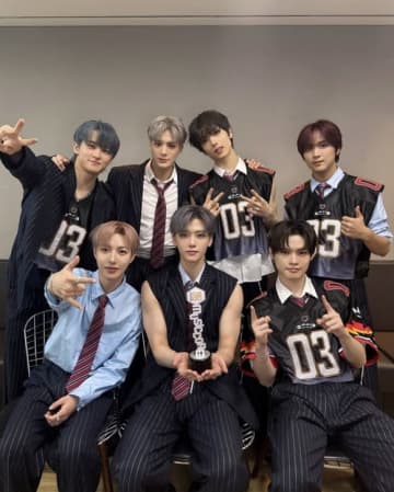 NCT DREAM「音楽中心」で1位を獲得！“僕らを輝かせてくれるファンに感謝”