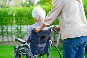 デイサービス＝かわいそう？ 夫「母さんを見放すのか」でも数日後 → 夫が納得した『意外な理由』