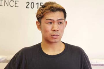 RIZINカメラに映った美女キャバ嬢に会場注目　「可愛いなおい」「付き合ってあげて笑」