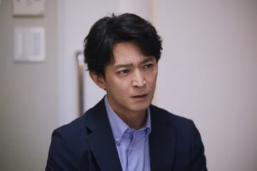 津田健次郎、『19番目のカルテ』第3話出演　喉の不調に悩むアナウンサー役に