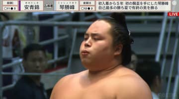 琴勝峰が初優勝！ 本割でウクライナ出身の安青錦を撃破 名古屋「IGアリーナ」こけら落としで悲願の賜杯