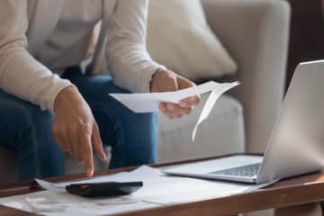 「やめてよかった出費」ランキング！ 「外食」「サブスク」を抑えて“1位”となった支出とは？