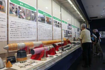 実物ロケットが間近に！　平塚市博物館で神奈川大と東海大、開発成果を展示