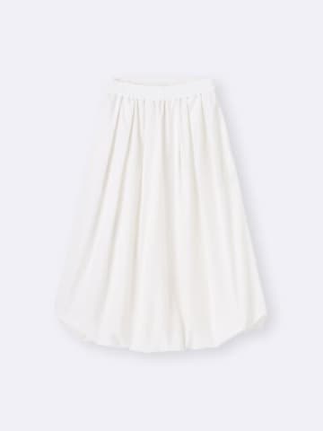 GUの夏スカートが超おトクになってる！値下げで990円！？大人が本気で使えるセールアイテム