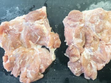 外パリッ！中ジュワ～！フライパン1つで簡単！鶏もも肉の粒マスタードソースのレシピ