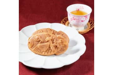 外はパリッと中はモチモチ！“米粉”たい焼き専門店「甲賀米粉たい焼き 王子店」オープン