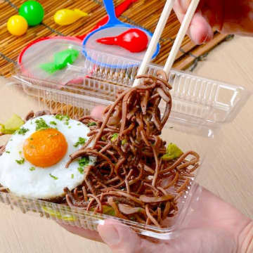 【これスイーツです！焼きそばかと思った！】食べたらギャップで脳がバグる！？ホットケーキミックスを使った驚きのレシピ