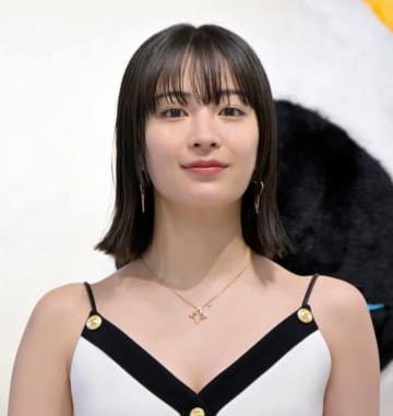 広瀬すず、「別人に見える」最新ショットにSNS驚き「菜々緒さんかと…」「宮沢りえさんに似てる」