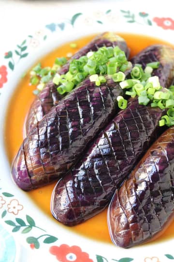 焼いたなす、すぐに浸けてない？ぱおさんに聞く「なすの焼きびたし」をきれいに仕上げるコツ！