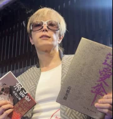 GACKTに2人の名優から"手紙"が到着　"圧強め"と"品格"の対照的すぎるメッセージが話題に！
