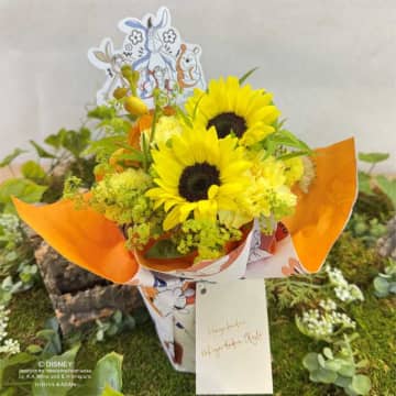 「くまのプーさん」フェア限定！はちみつ色の花束がキュートに登場♡