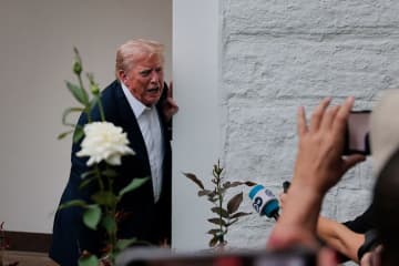 トランプ大統領、所有する新コース訪問で『公私混同』の声も　ゴルフではミスショットも…「世界の火事を消す前にさっと回る」　