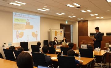 夏休みの小・中学生が弁護士と『模擬裁判体験』