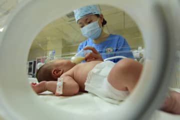 中国、3歳未満に年7万4000円支給＝中国ネット「少なすぎる」「何も対策しないよりはいい」