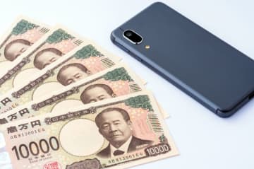母から「スマホ代は月1万円」と聞きビックリ！「安い会社は難しい」と言いますが、このままでも大丈夫でしょうか？“大手・格安SIM”の料金も比較